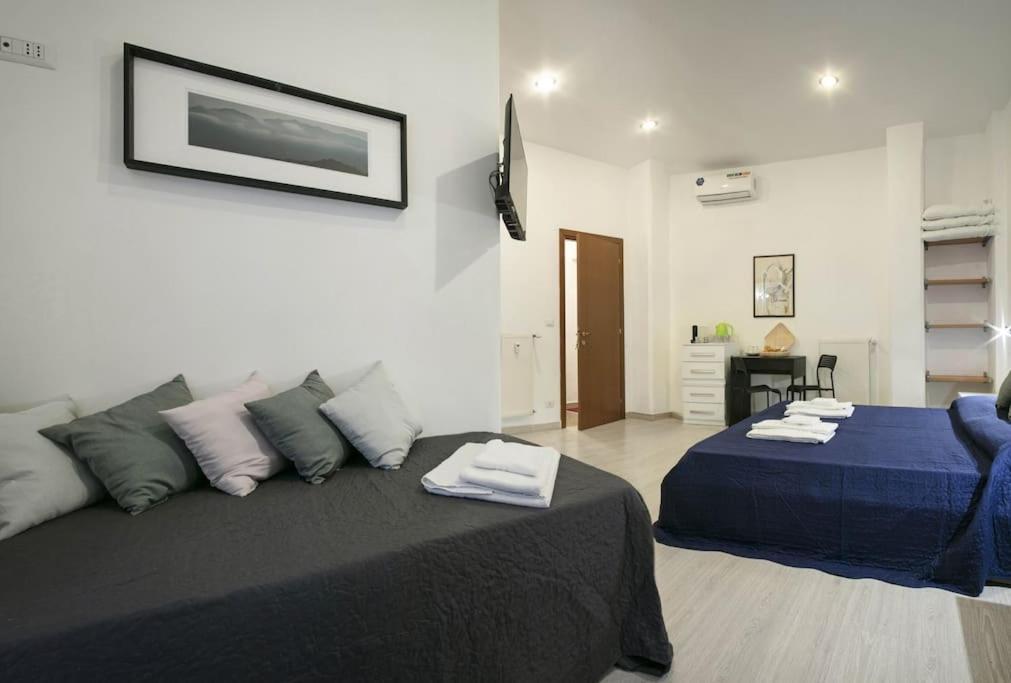Lorenzo's Vatican Apartment